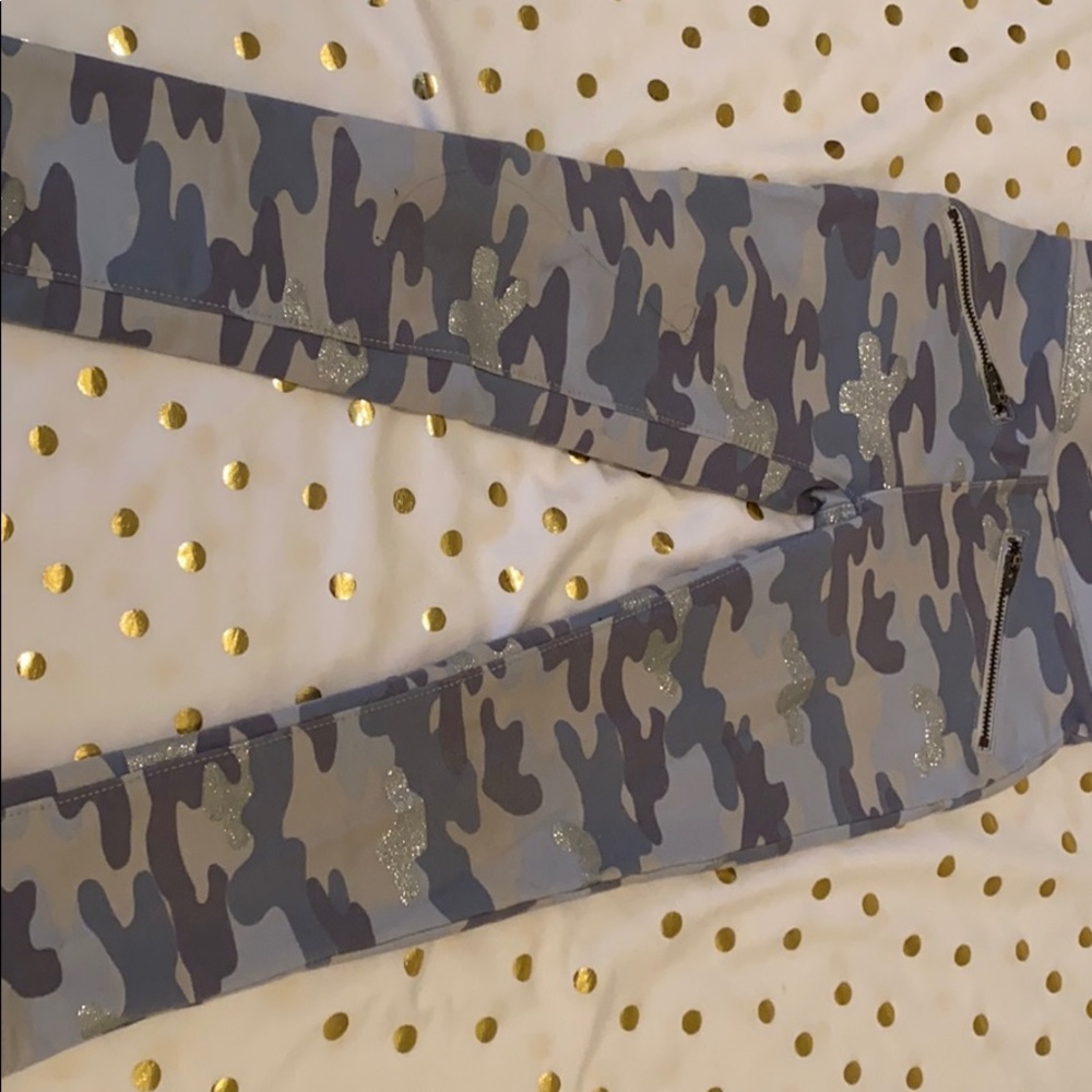 Camo leggings